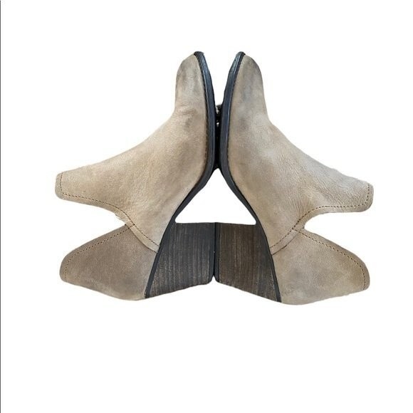 Steve Madden Adelphie Leather Distressed Ankle Booties Block Heal Slip On - Picture 4 of 12